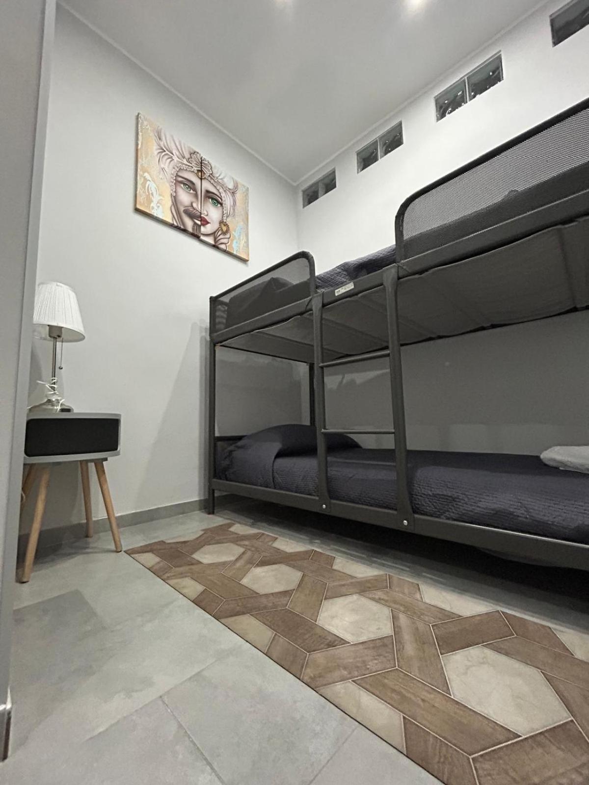 Pacini 88 And Centro * Catania